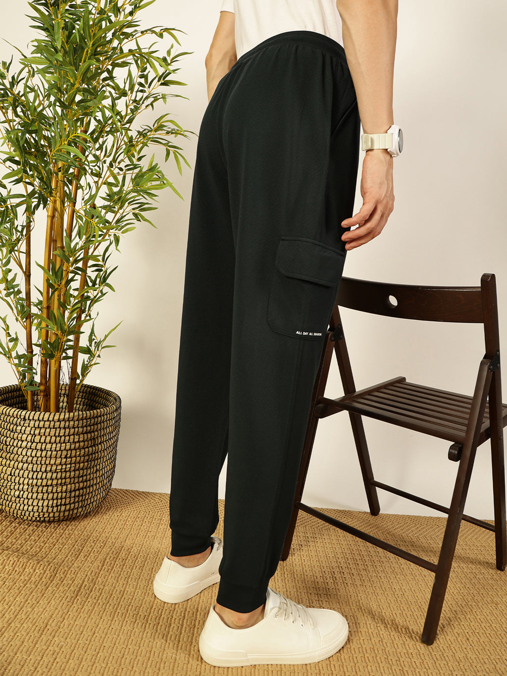 Thomas Scott Men Solid Relaxed Fit Joggers
