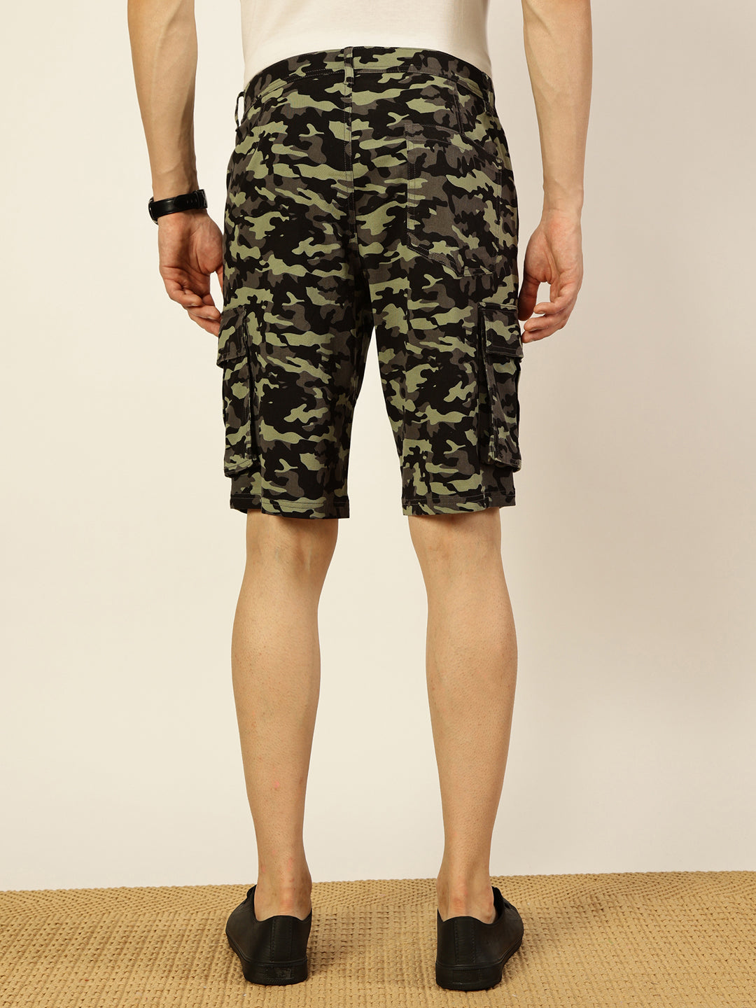 Thomas Scott Men Green Camouflage Printed Outdoor Cargo Shorts