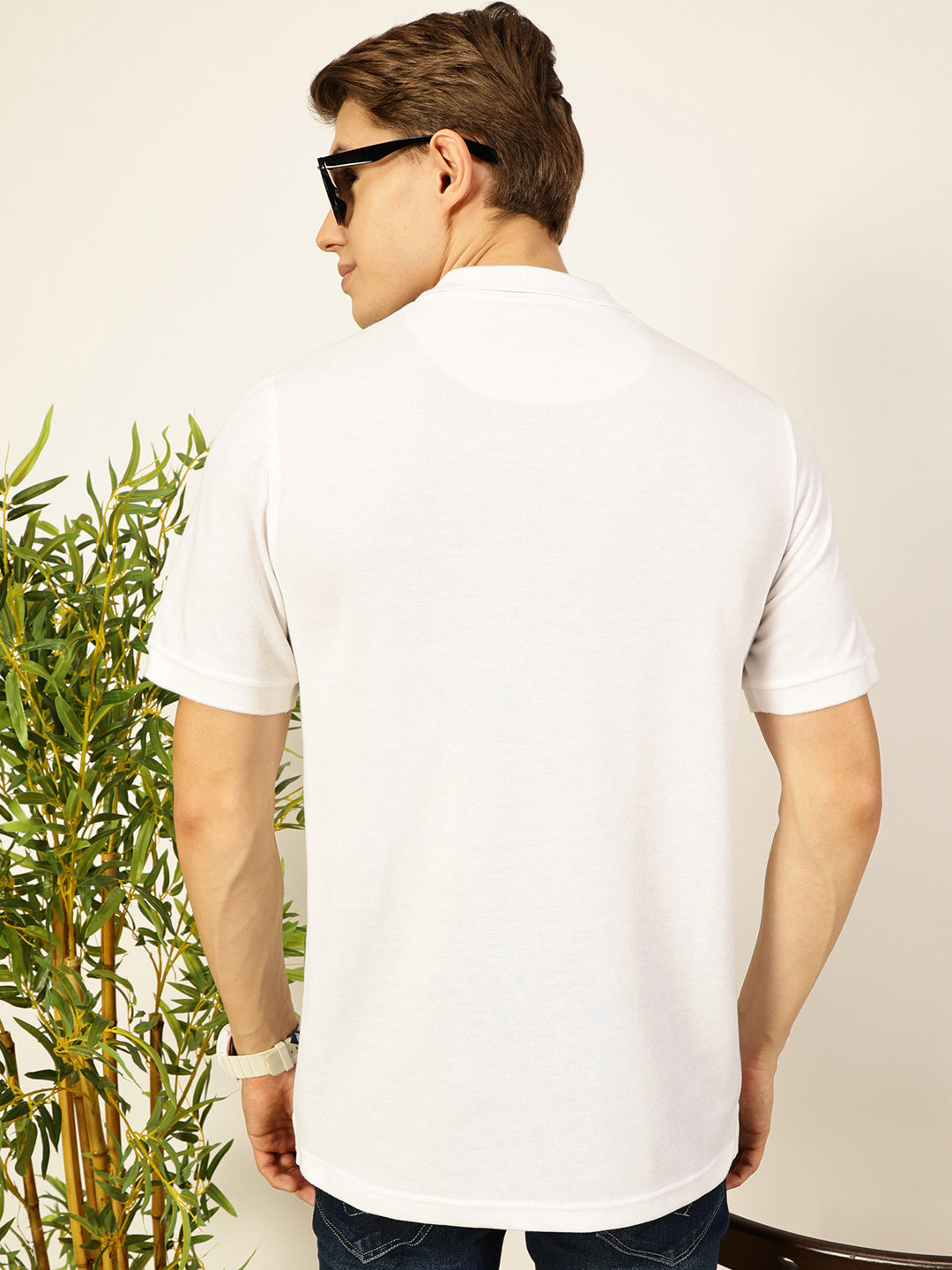 Thomas Scott Men White Regular Fit Short Sleeves Solid Polo Collar Knit Tshirt