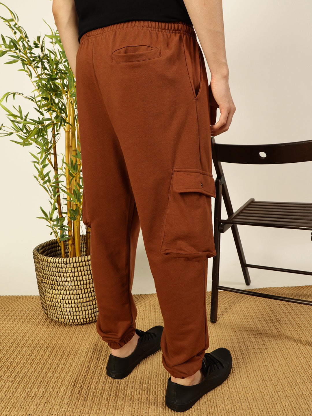 Thomas Scott Men Relaxed-Fit Cargo Joggers