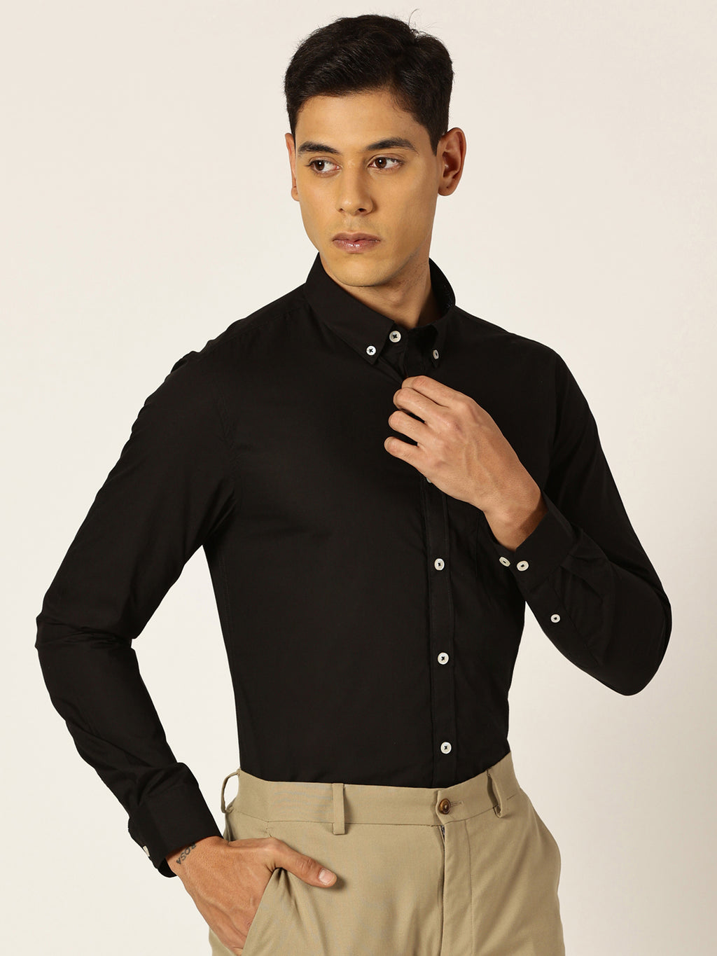 Thomas Scott Men Black Slim Fit Long Sleeves Solid Cotton Formal Shirt