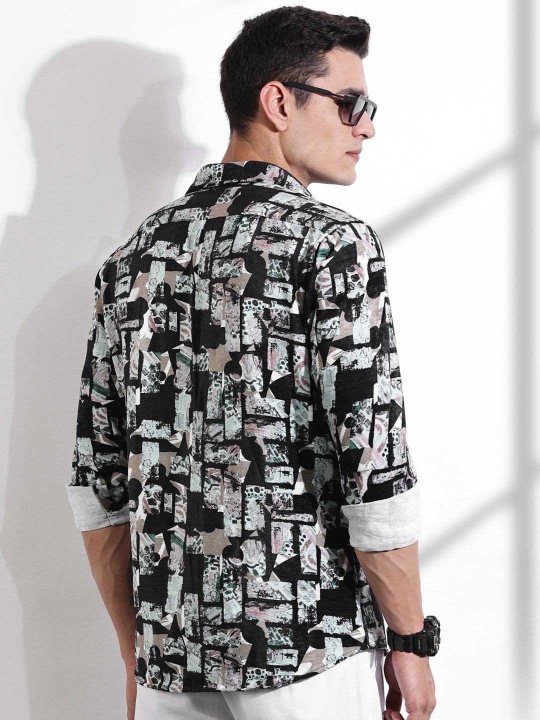Thomas Scott Men Black Slim Fit Long Sleeves Abstract Printed Casual Shirt