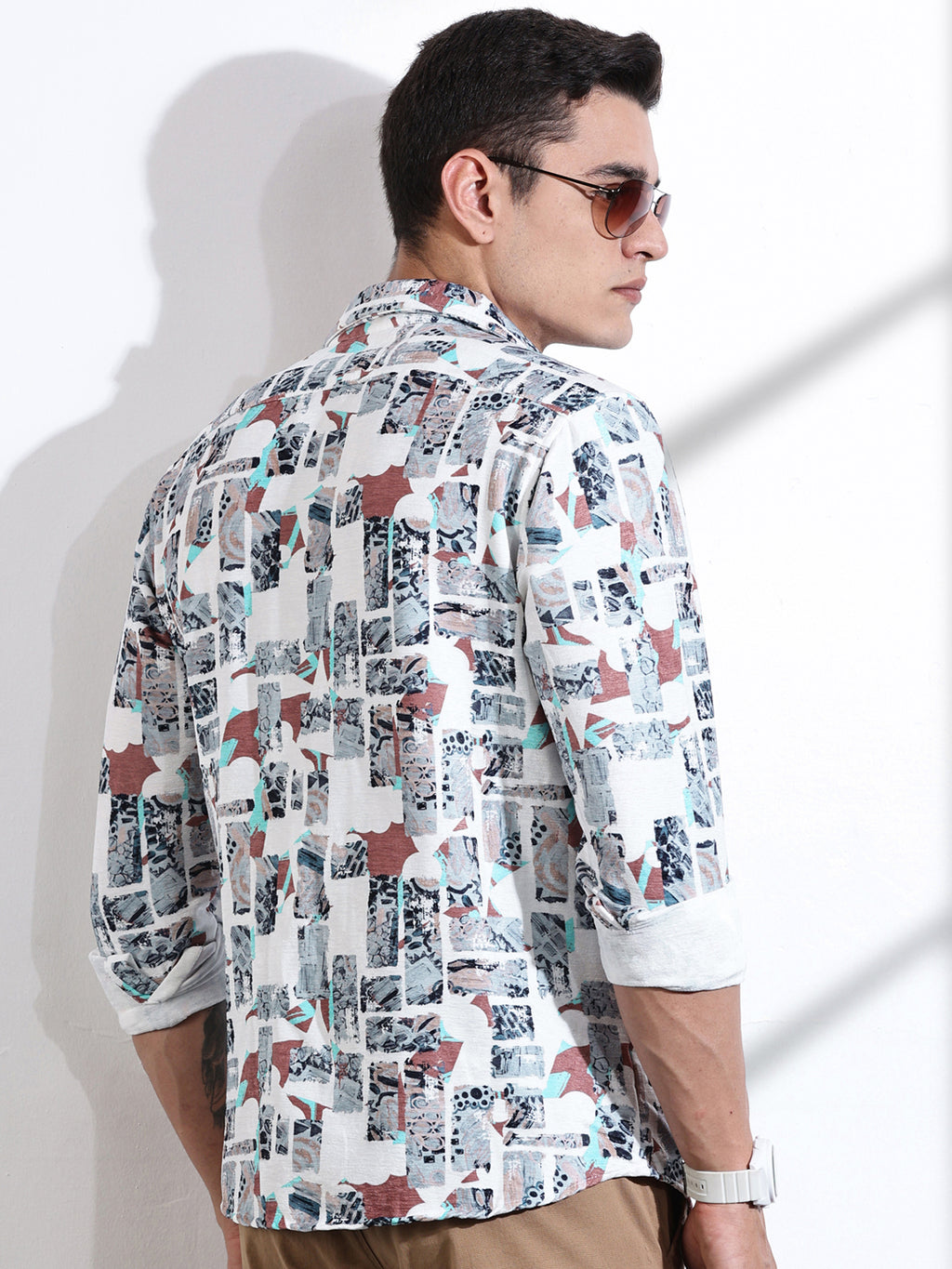 Thomas Scott Men White Slim Fit Long Sleeves Abstract Printed Casual Shirt