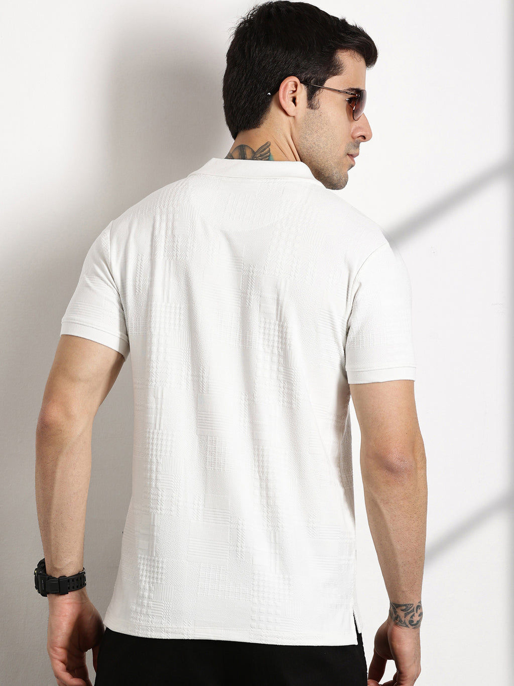 Thomas Scott Men White Textured Polo Collar Regular Fit T-shirt