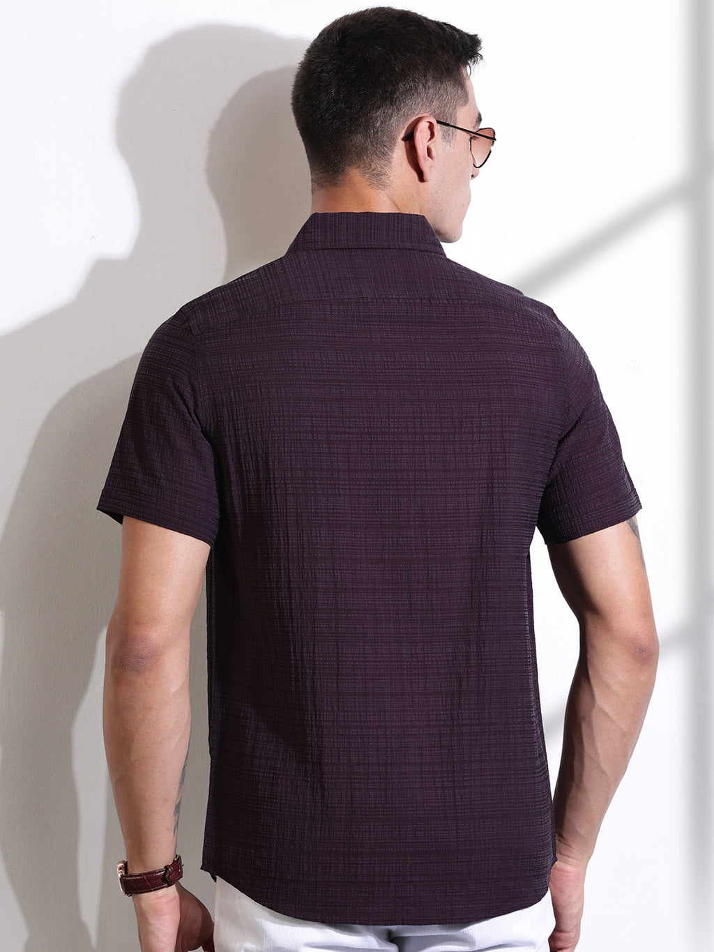 Thomas Scott Men DarkGrey Slim Fit Textured Seersucker Casual Shirt