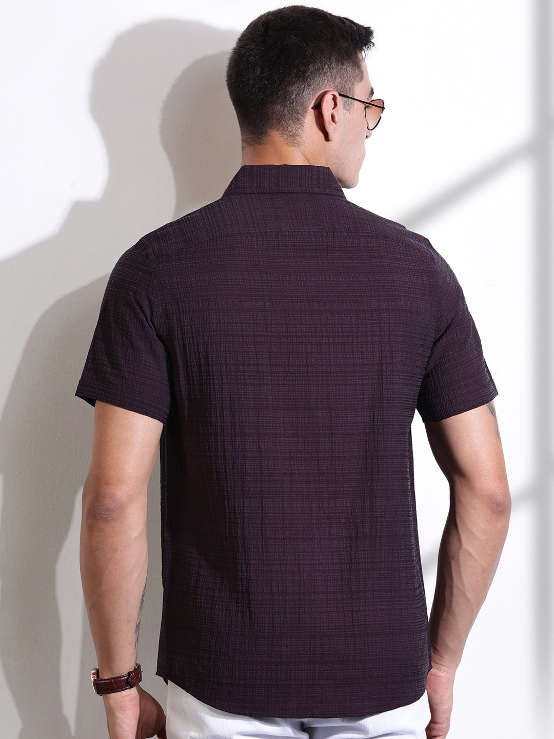 Thomas Scott Men DarkGrey Slim Fit Textured Seersucker Casual Shirt
