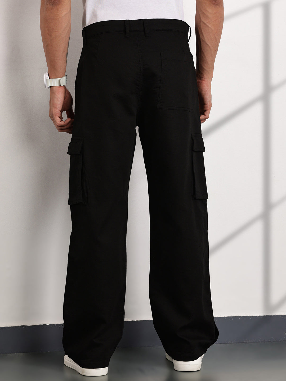 Thomas Scott Men Black Mid-Rise Relaxed Fit Woven Cargo Trousers