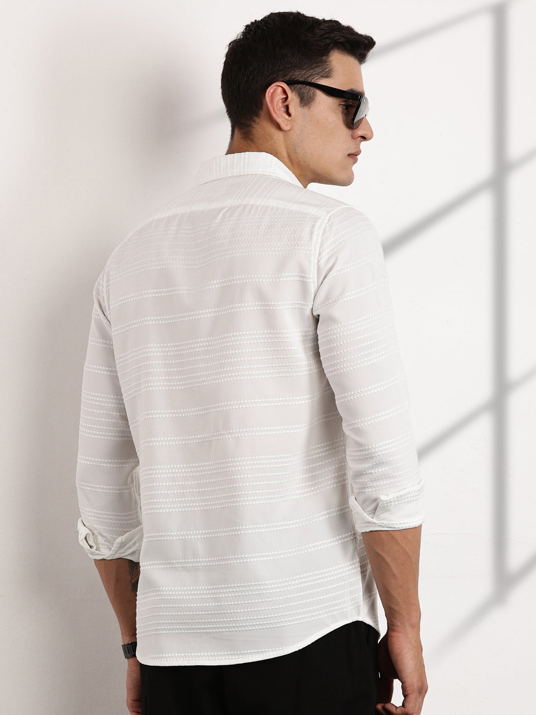 Thomas Scott Men White Slim Fit Cutaway Collar Long Sleeves Self Design Casual Shirt