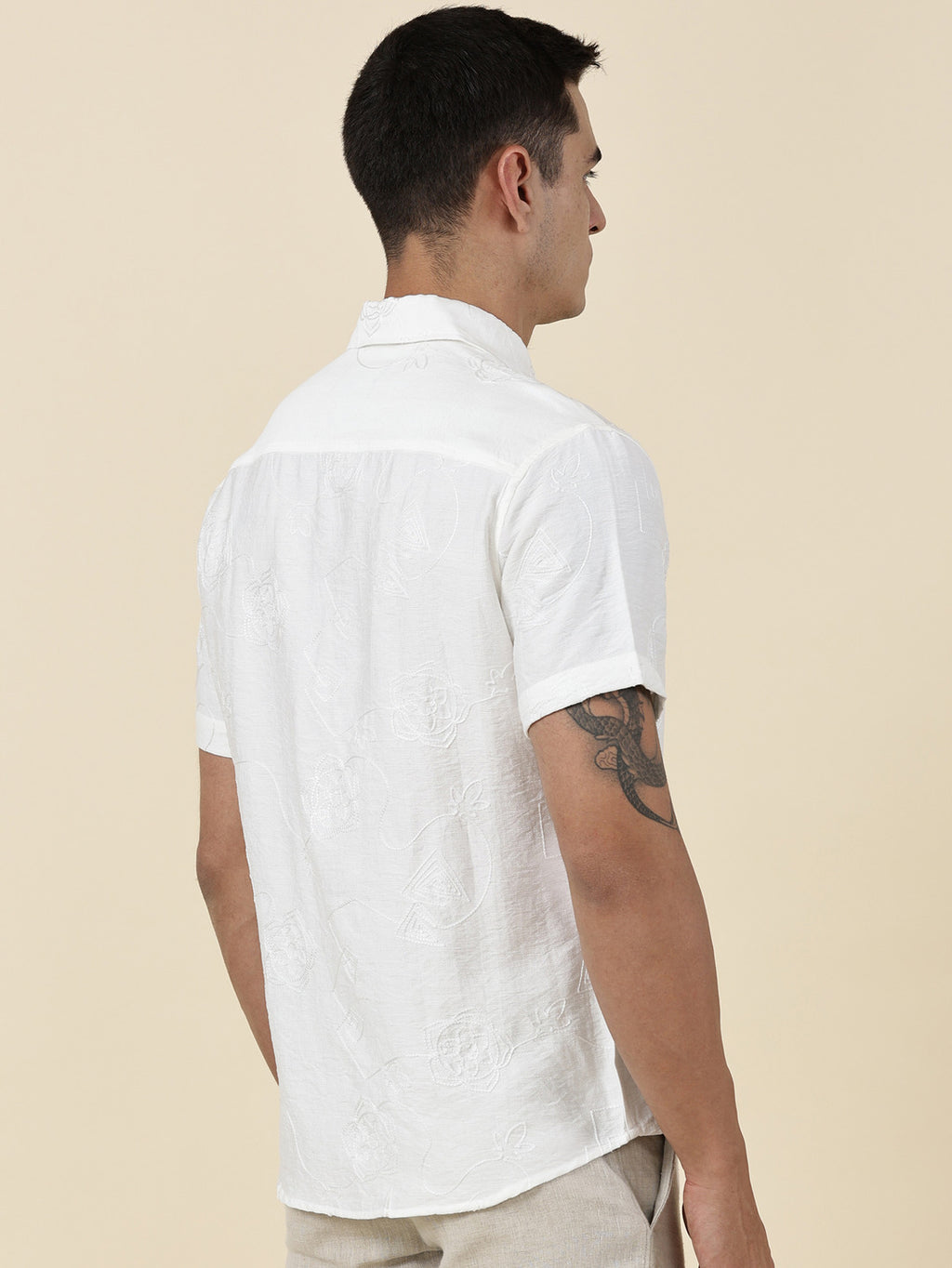 Thomas Scott Men White Regular Fit Short Sleeves Spread Collar Embroidered Shirt