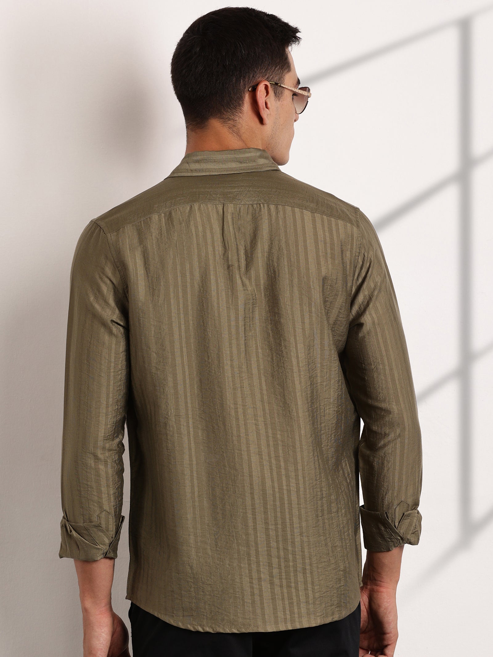 Thomas Scott Men Green Slim Fit Long Sleeves Vertical Stripes Casual Shirt