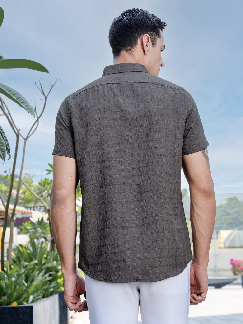 Thomas Scott Men Brown Slim Fit Short Sleeves Windowpane Checks Woven Casual Shirt