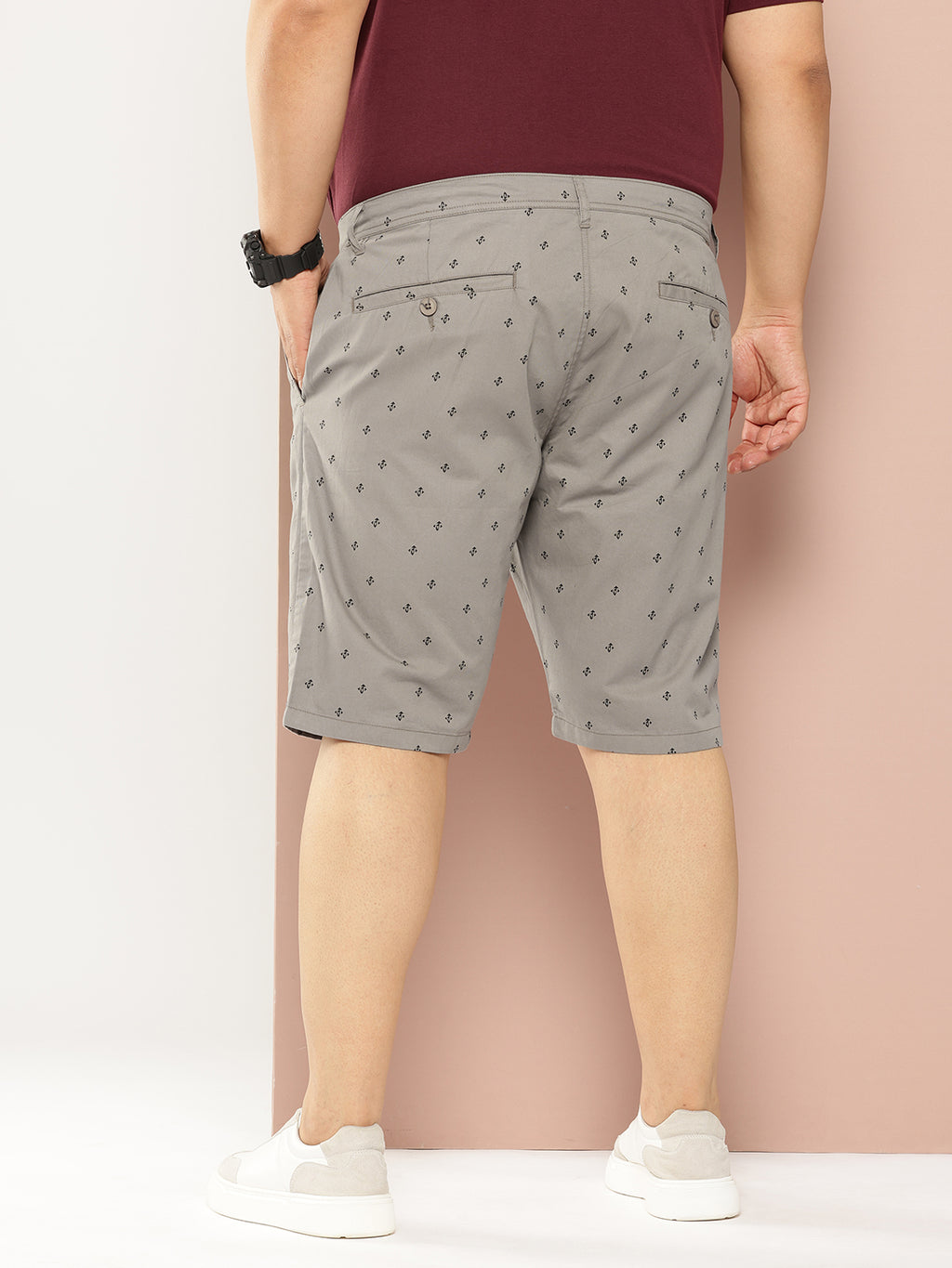 Thomas Scott Men Grey Plus Size Regular Fit Mid-Rise Mirco Ditsy Printed Woven Outdoor Shorts