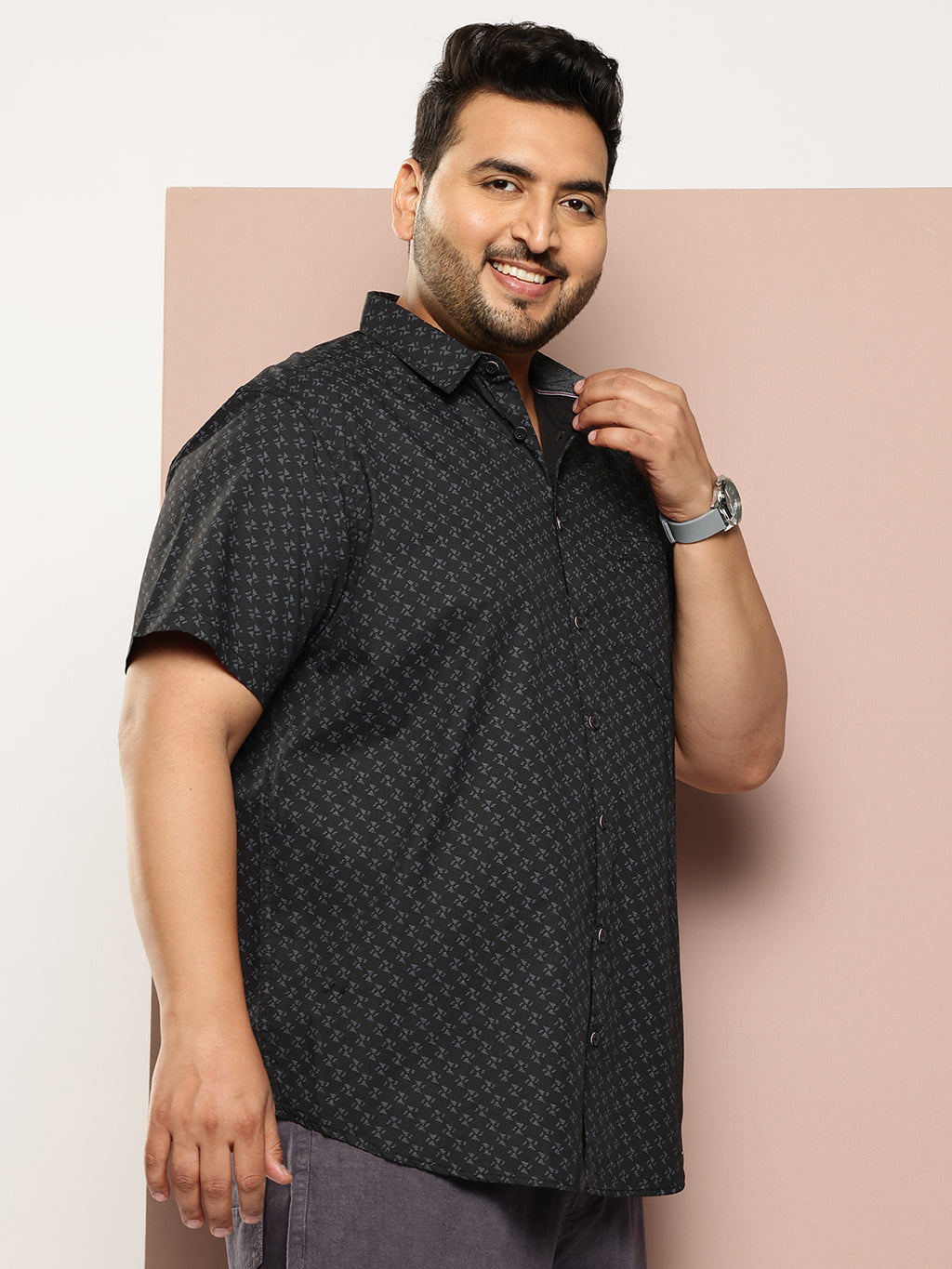 Thomas Scott Men Black Plus Size Regular Fit Short Sleeves Geometric Printed Woven Casual Shirt
