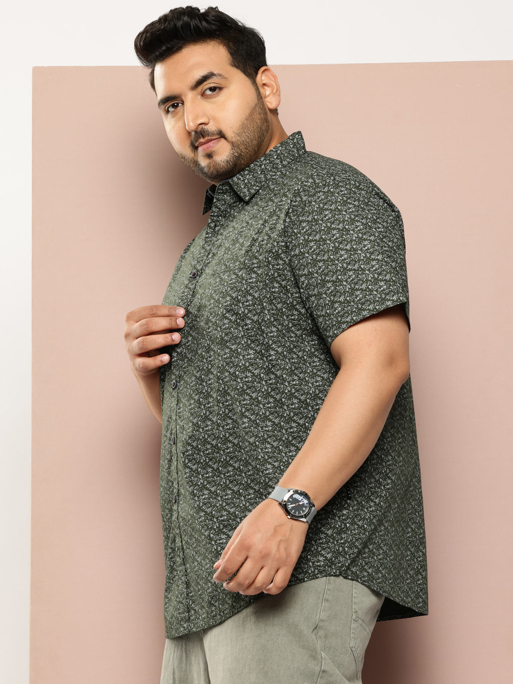 Thomas Scott Men Green Plus Size Regular Fit Short Sleeves Abstract Printed Woven Casual Shirt