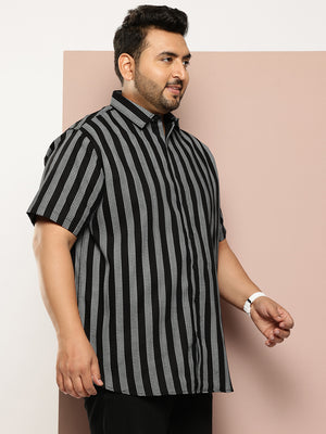 Black Plus Size Regular Fit Short Sleeves Waffle Printed Woven Casual Shirt For Men