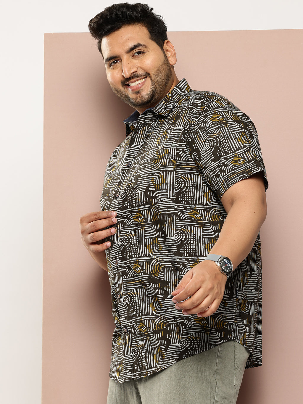 Thomas Scott Men Green Plus Size Regular Fit Short Sleeves Graphic Print Woven Casual Shirt