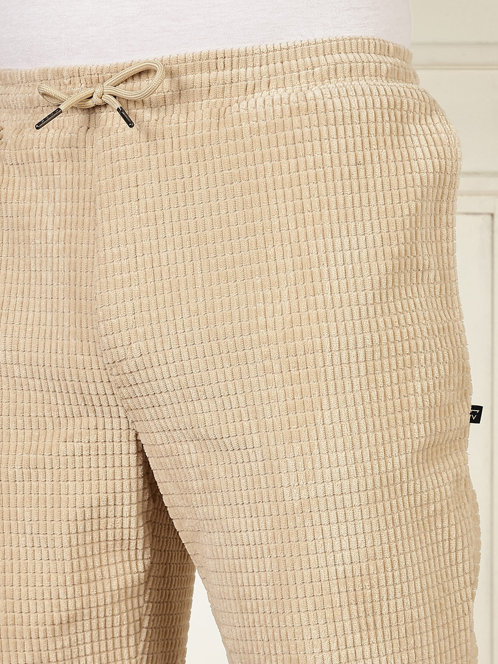 Thomas Scott Men Beige Mid-Rise Regular Fit Self Design Knee Length Knitted Shorts