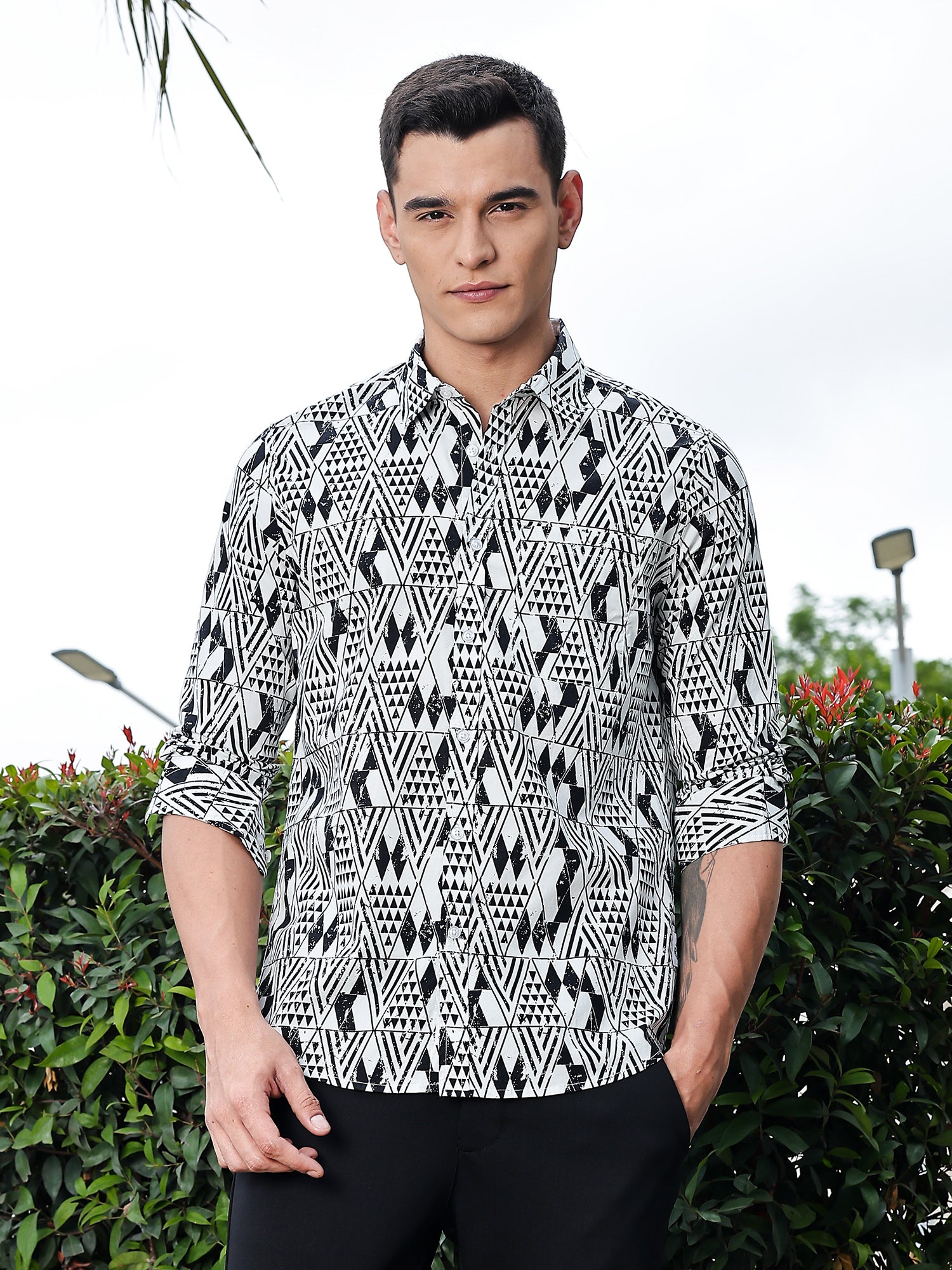 Thomas Scott Men Black Regular Fit Long Sleeves Geometric Print Pure Cotton Casual Shirt