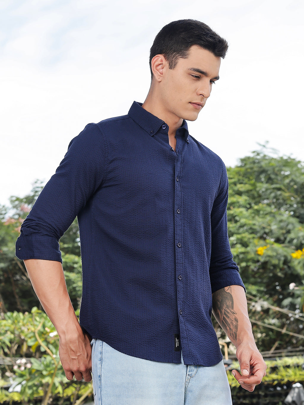 Thomas Scott Men Navy Slim Fit Long Sleeves Button-Down Collar Seersucker Shirt