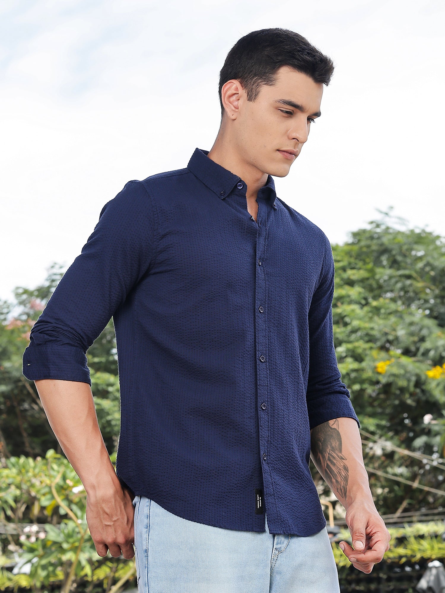 Thomas Scott Men Navy Slim Fit Long Sleeves Button-Down Collar Seersucker Shirt
