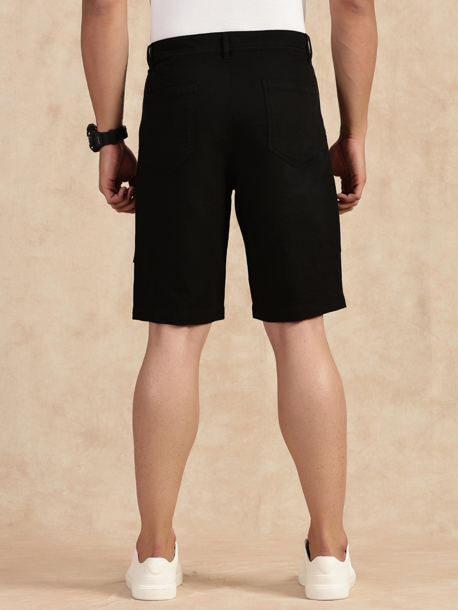 Thomas Scott Men Black Straight Fit Mid-Rise Cargo Shorts