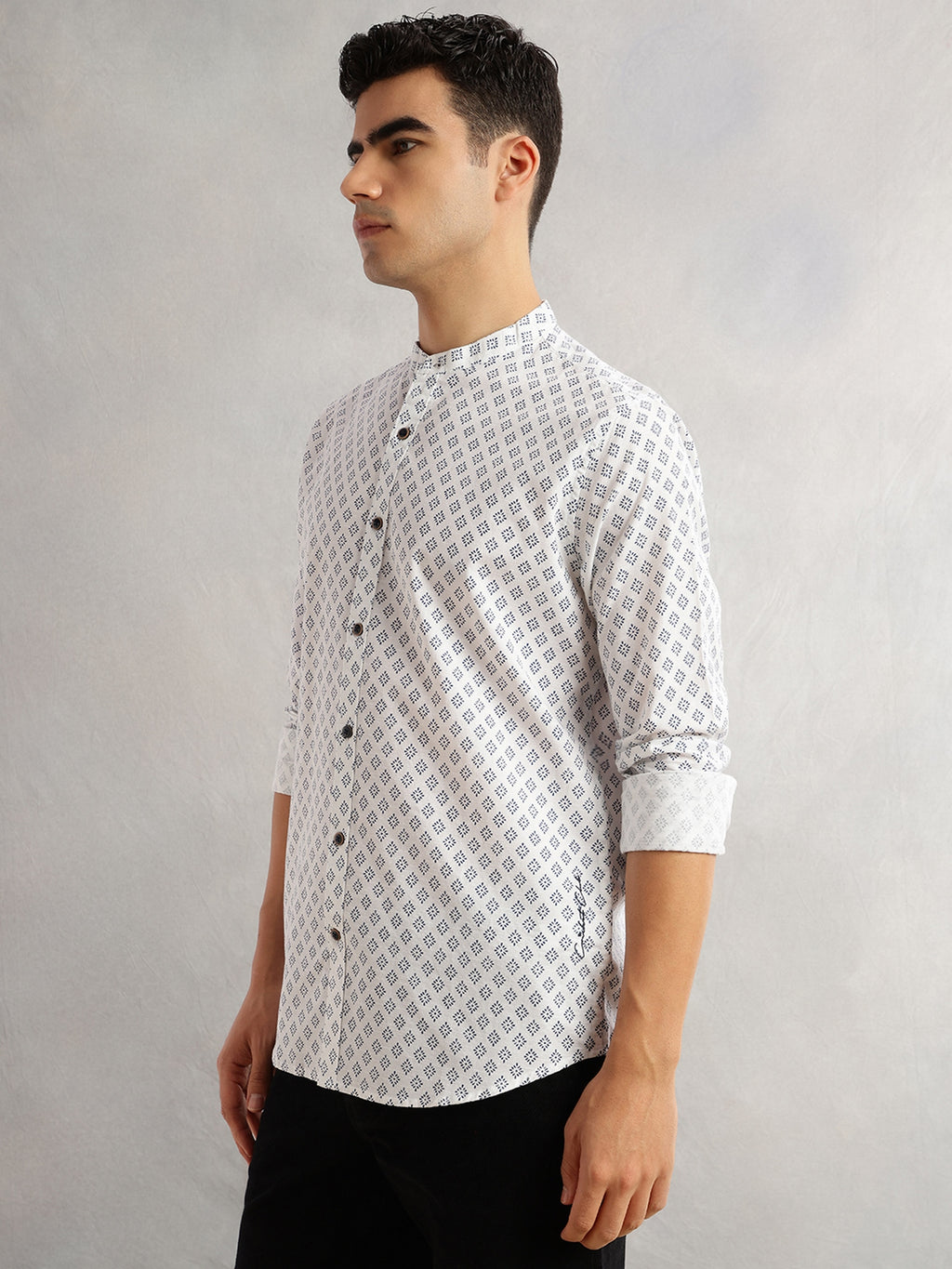 Thomas Scott Men White Slim Fit Long Sleeves Geometric Printed Mandarin Collar Cotton Linen Casual Shirt