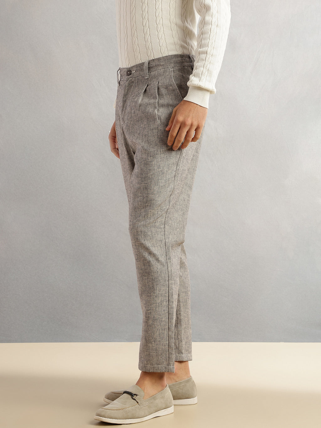 Thomas Scott Men Grey Regular Fit Mid-Rise Solid Linen Pleated Woven Chinos Trouser