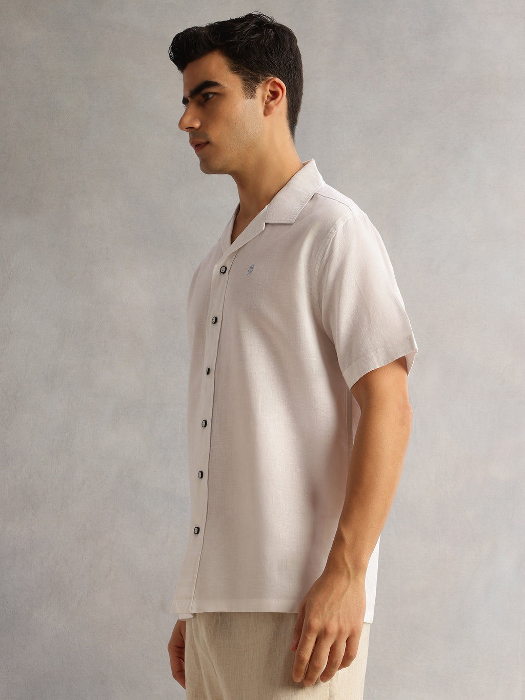 Thomas Scott Men White Oversized Fit Short Sleeves Cuban Collar Solid Cotton Linen Casual Shirt