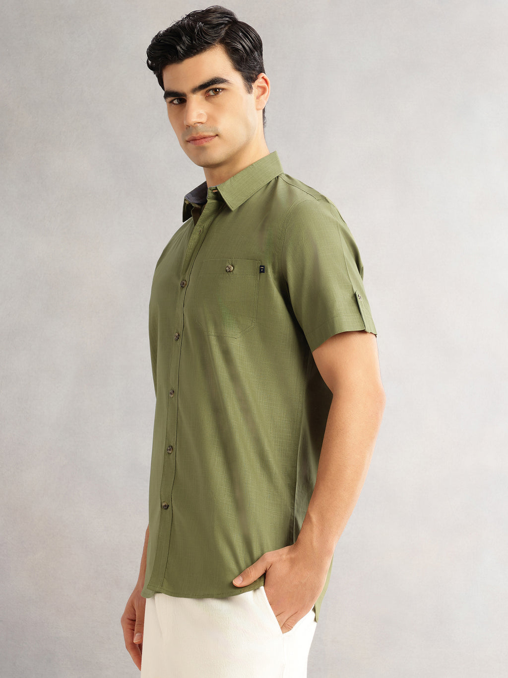 Thomas Scott Men Olive Regular Fit Short Sleeves Spread Collar 100% Cotton Casual Shirt