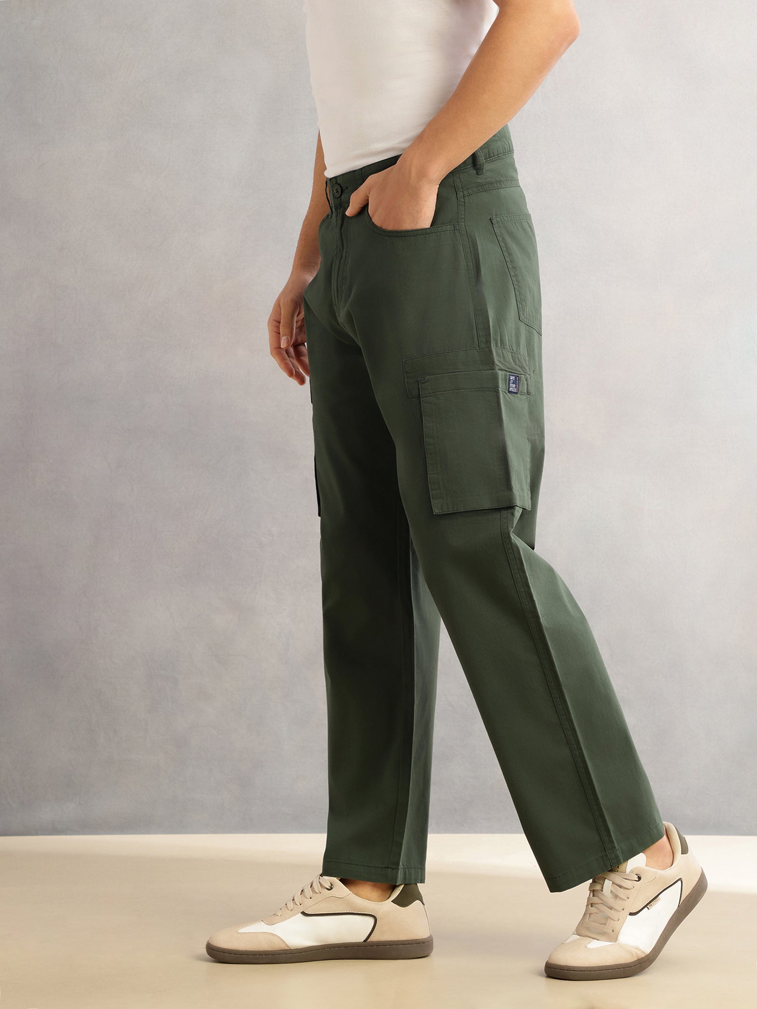 Thomas Scott Men Dark Green Cricket Club Straight Fit Mid-Rise Solid 100% Cotton Woven Cargo Trouser