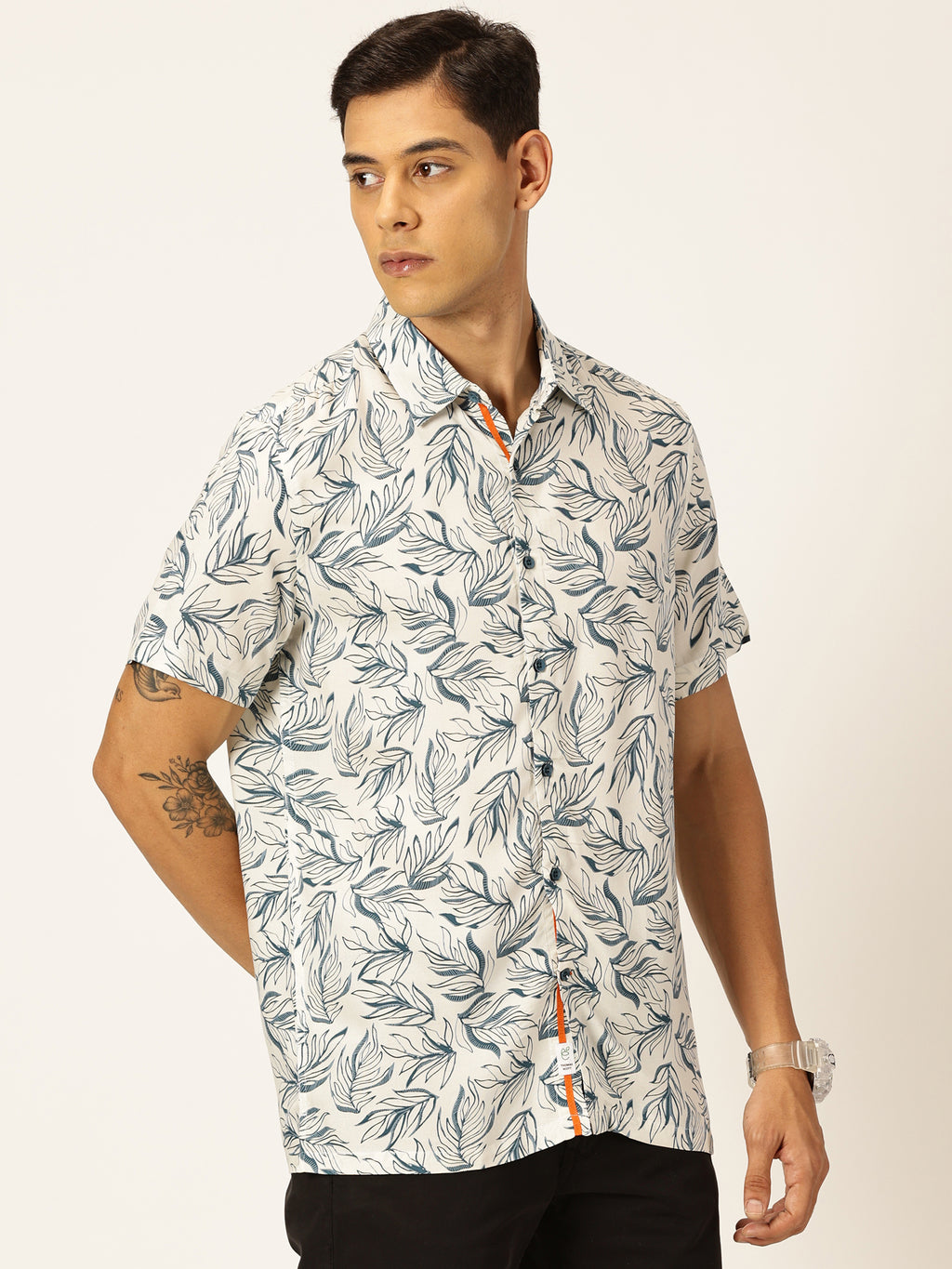 Thomas Scott Men Medium Blue Regular Fit Short Sleeves Spread Collar Tropical Printed Casual Shirt