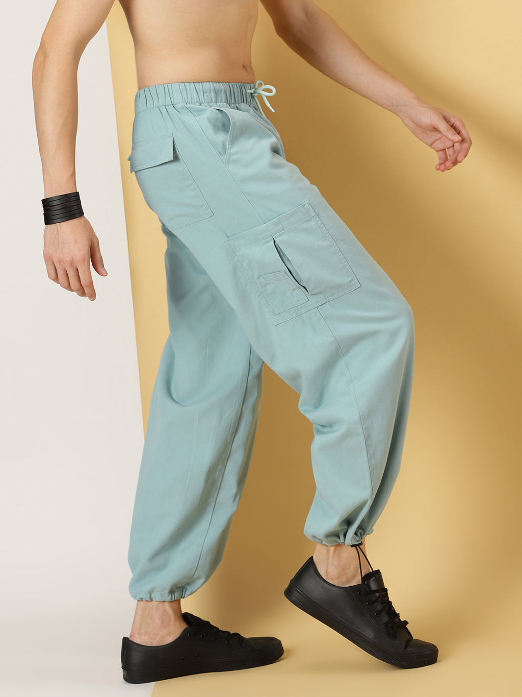 Thomas Scott Men Pista Cricket Club Collection Regular Fit Mid-Rise 100% Cotton Woven Parachute Cargo Joggers