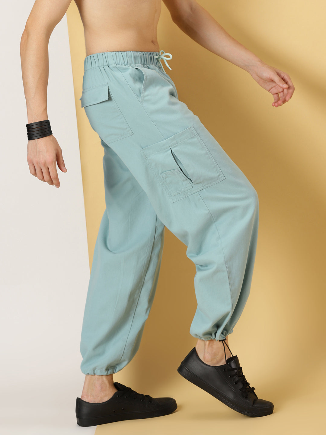 Thomas Scott Men Pista Cricket Club Collection Regular Fit Mid-Rise 100% Cotton Woven Parachute Cargo Joggers