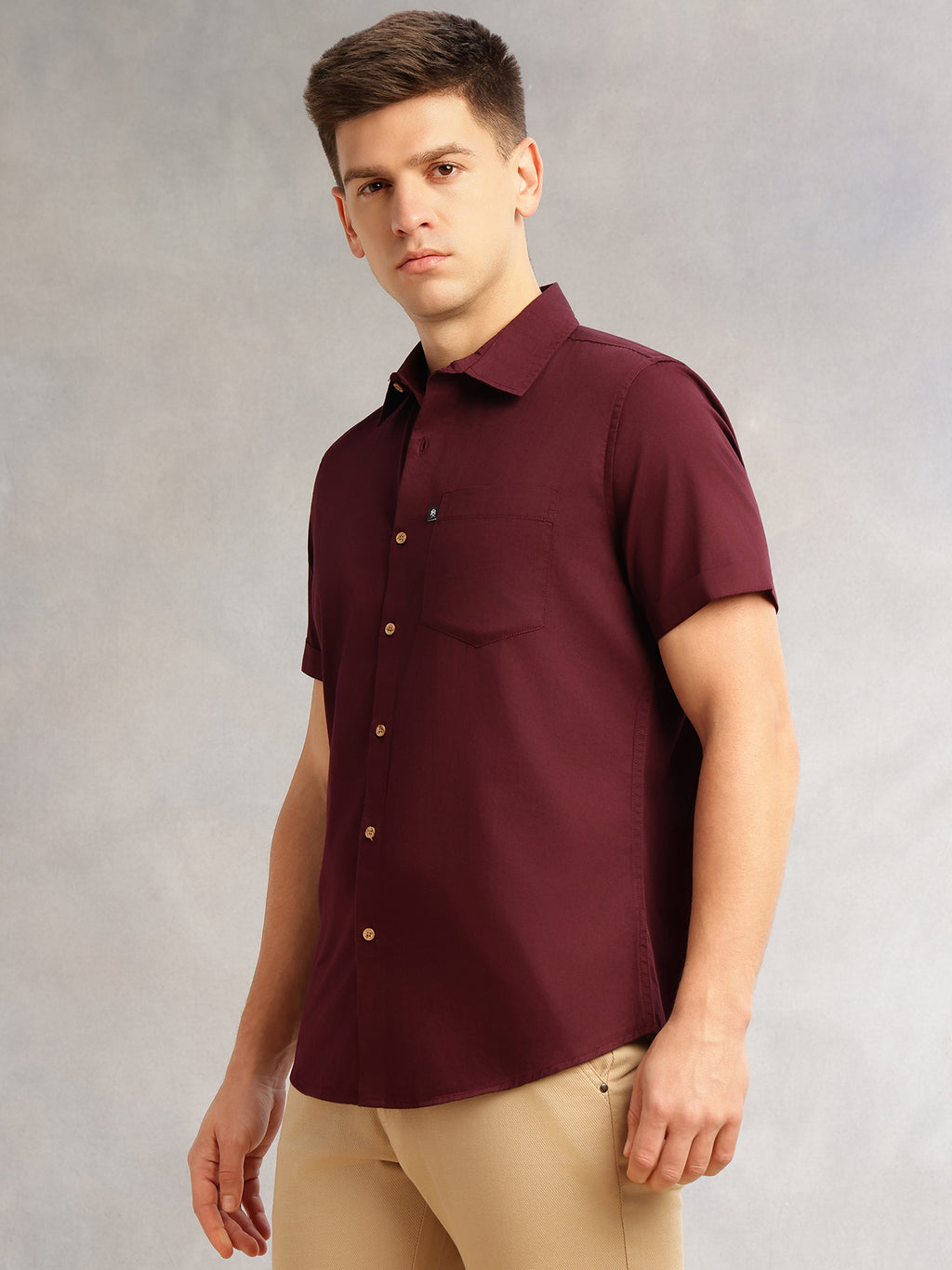 Thomas Scott Men Wine Slim Fit Short Sleeves Spread Collar Solid Casual Shirt