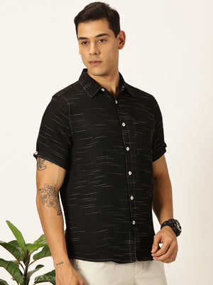 Thomas Scott Men Black Slim Fit Short Sleeves Spread Collar Textured Casual Shirt