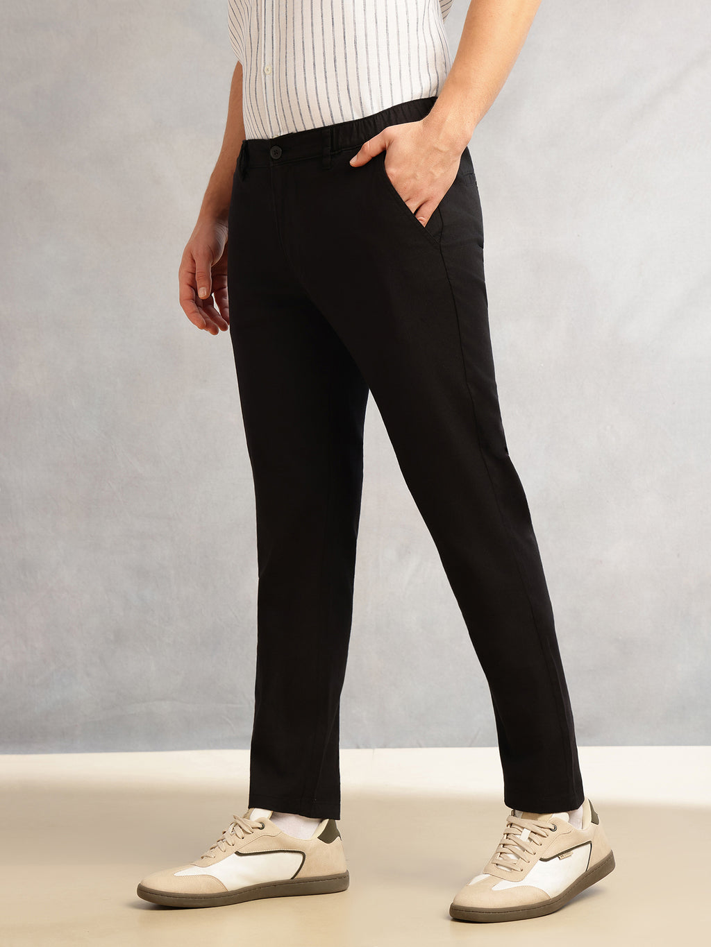 Thomas Scott Men Black Straight Fit Mid-Rise Solid 4 Pockets Woven Chinos Trouser
