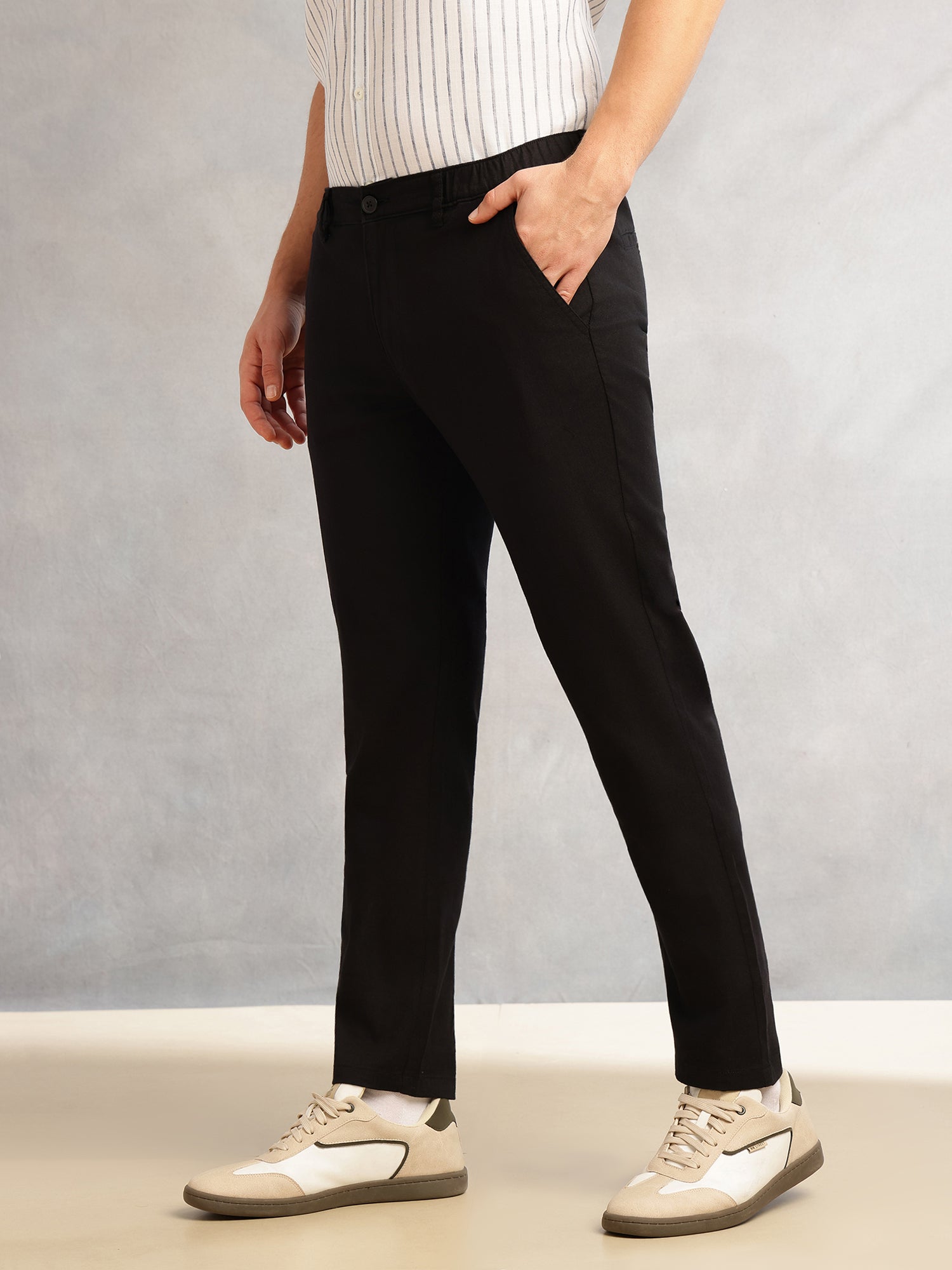 Thomas Scott Men Black Straight Fit Mid-Rise Solid 4 Pockets Woven Chinos Trouser