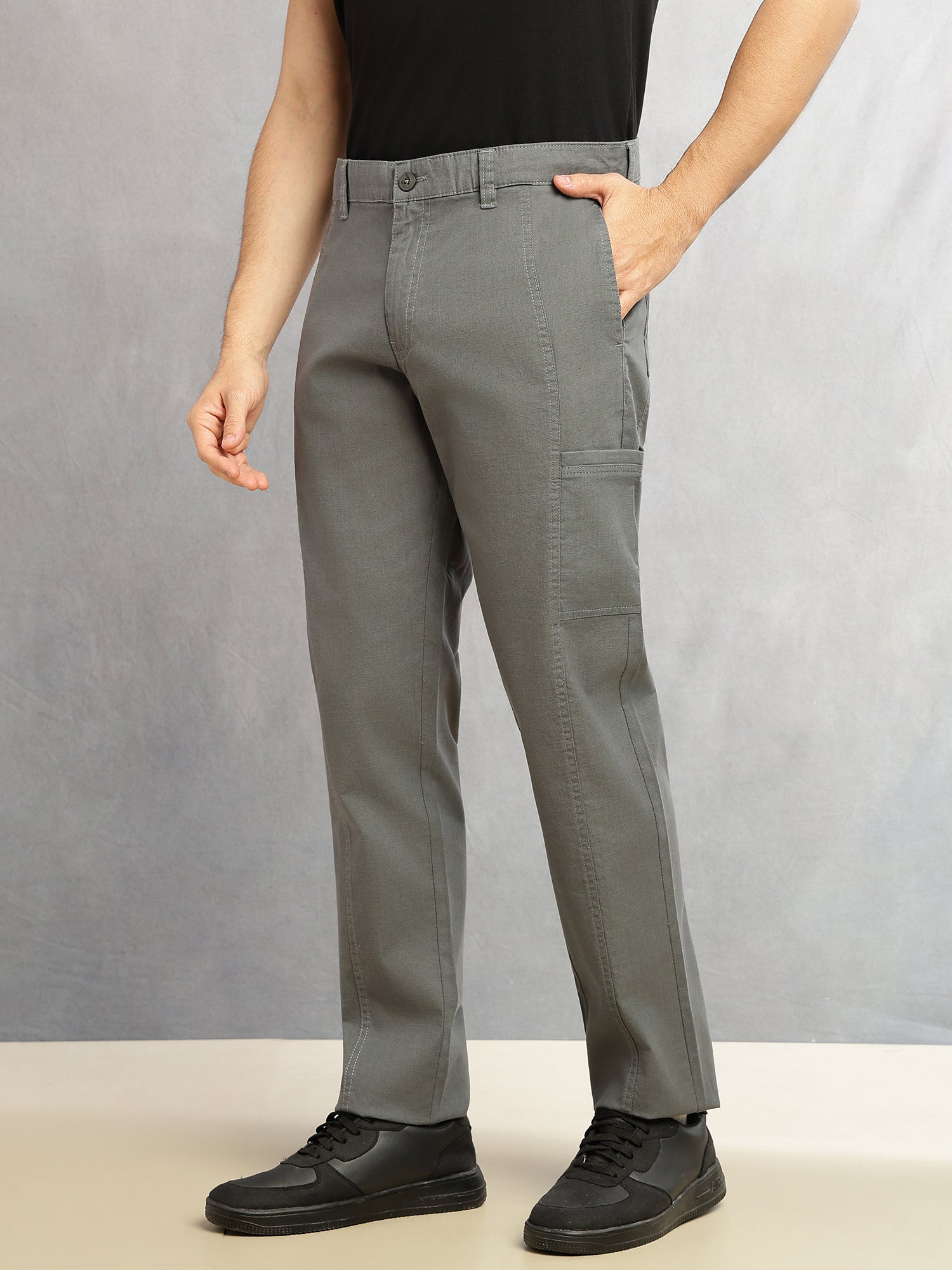 Thomas Scott Men Steel Grey Smart Straight Fit Mid-Rise Solid 6-Pocket Design Woven Cargo Trouser
