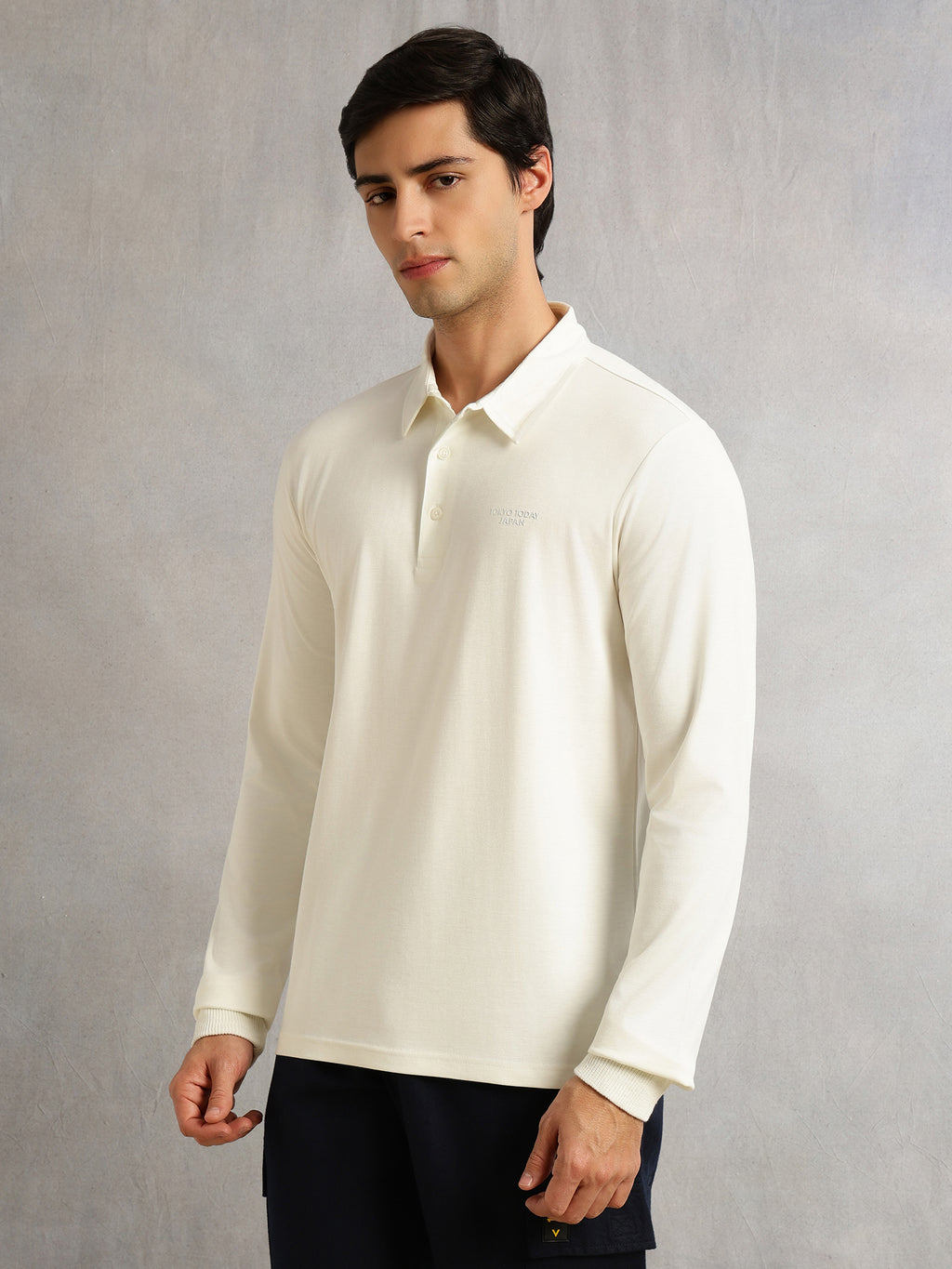Thomas Scott Men Off White Regular Fit Long Sleeves Solid Viscose Rayon Knitted Polo Collar Performance Tshirt