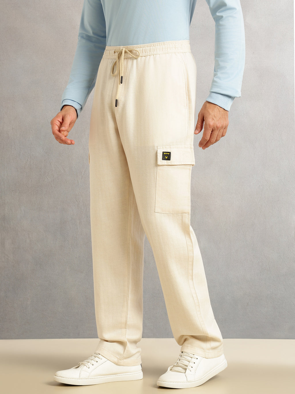 Thomas Scott Men Cream Regular Fit Mid-Rise Linen Cargo Trouser with Drawstring Closure , 5 Pocket Design