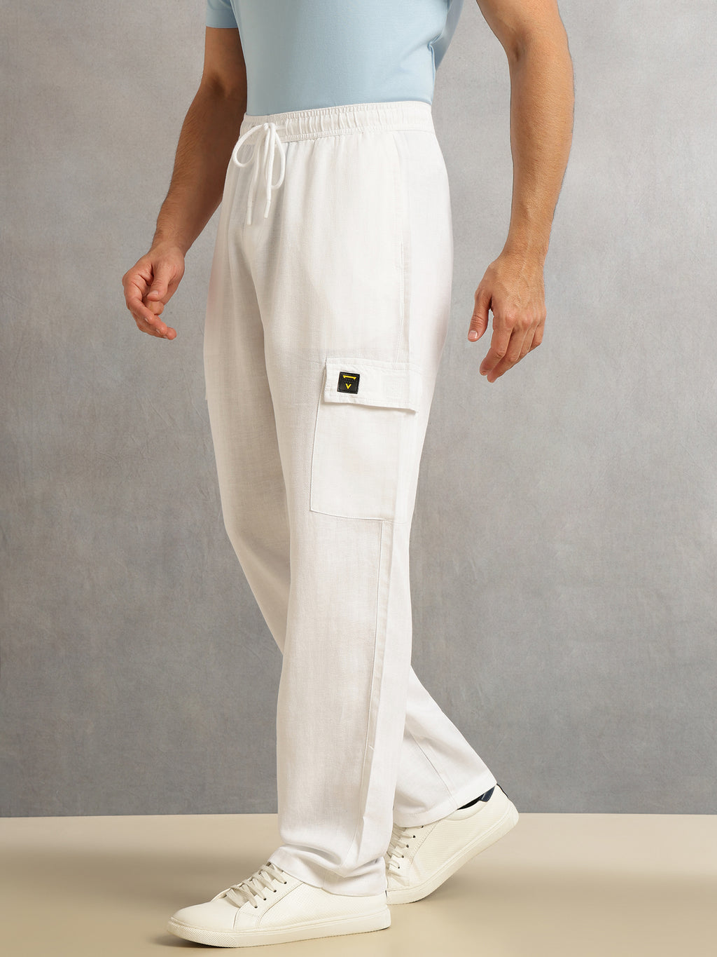 Thomas Scott Men White Regular Fit Mid-Rise Linen Cargo Trouser with Drawstring Closure , 5 Pocket Design