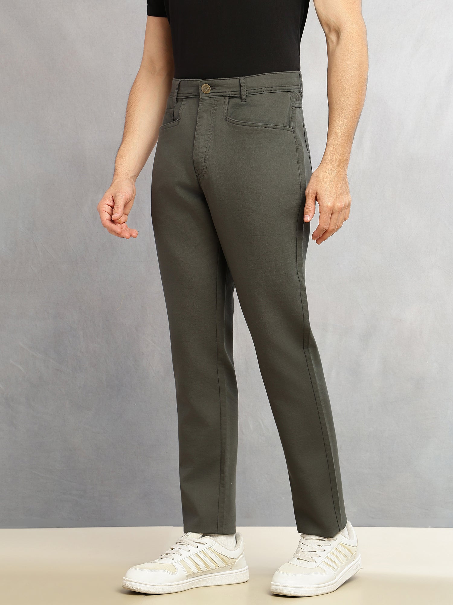 Thomas Scott Men Grey Smart Straight Fit Mid-Rise Solid 5-Pocket Design Woven Chinos Trouser