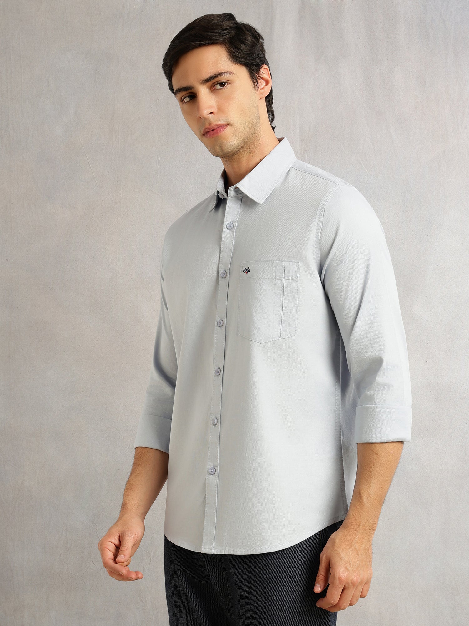 Thomas Scott Men Blue Slim Fit Long Sleeves Solid Spread Collar 100% Cotton Twill Casual Shirt