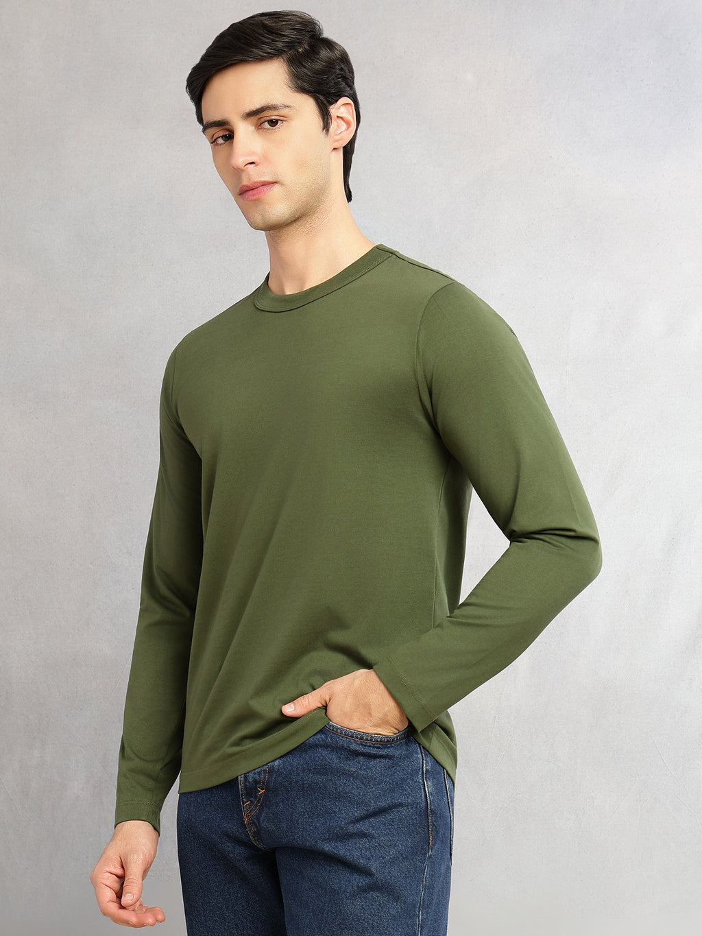 Thomas Scott Men Green Cricket Club Collection Regular Fit Round Neck Long Sleeves Polycotton Solid Knitted T-shirt