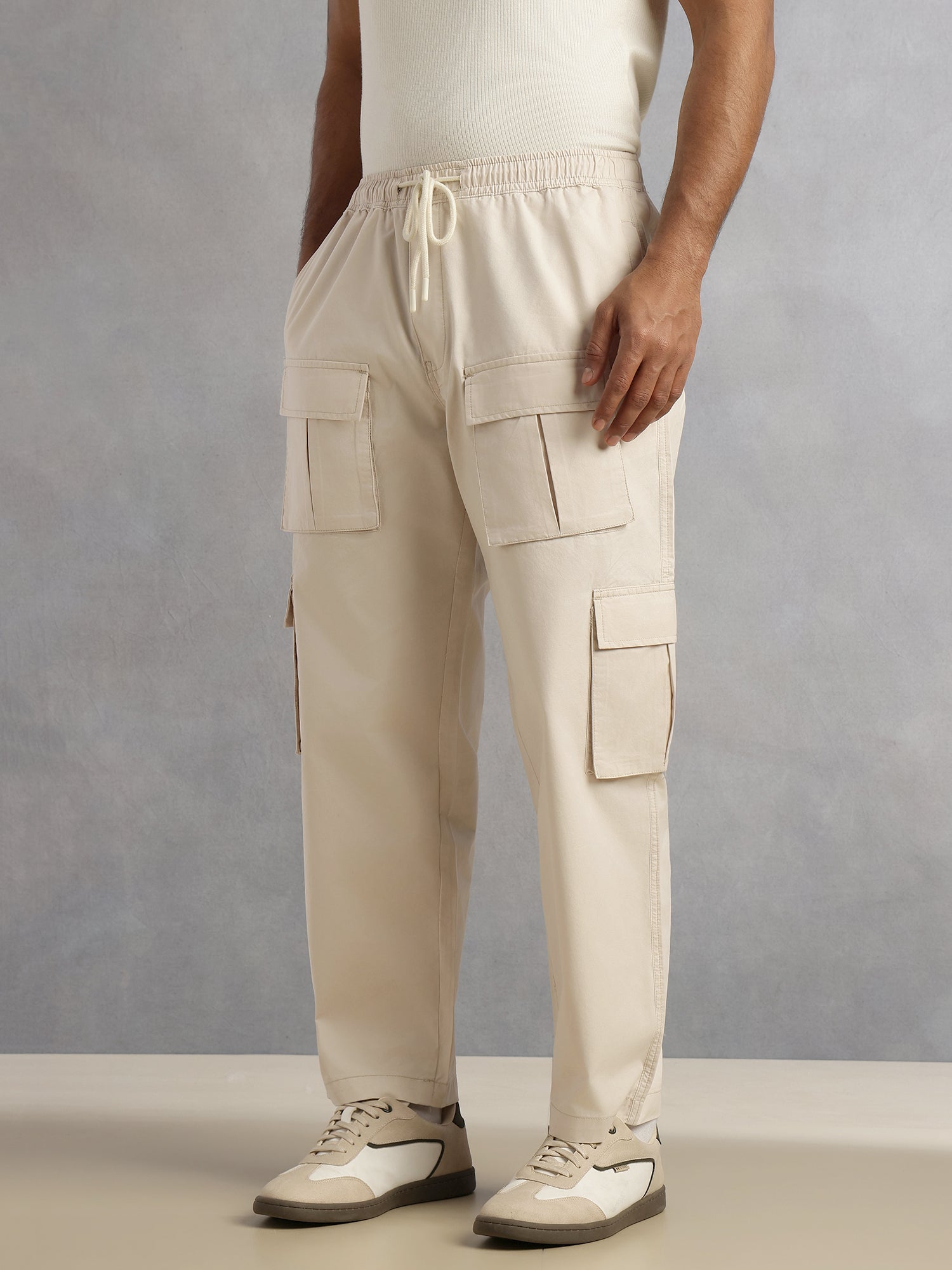 Thomas Scott Men Cream Relaxed Loose Fit 100% Cotton Solid Drawstring Closure Woven Cargo Trouser