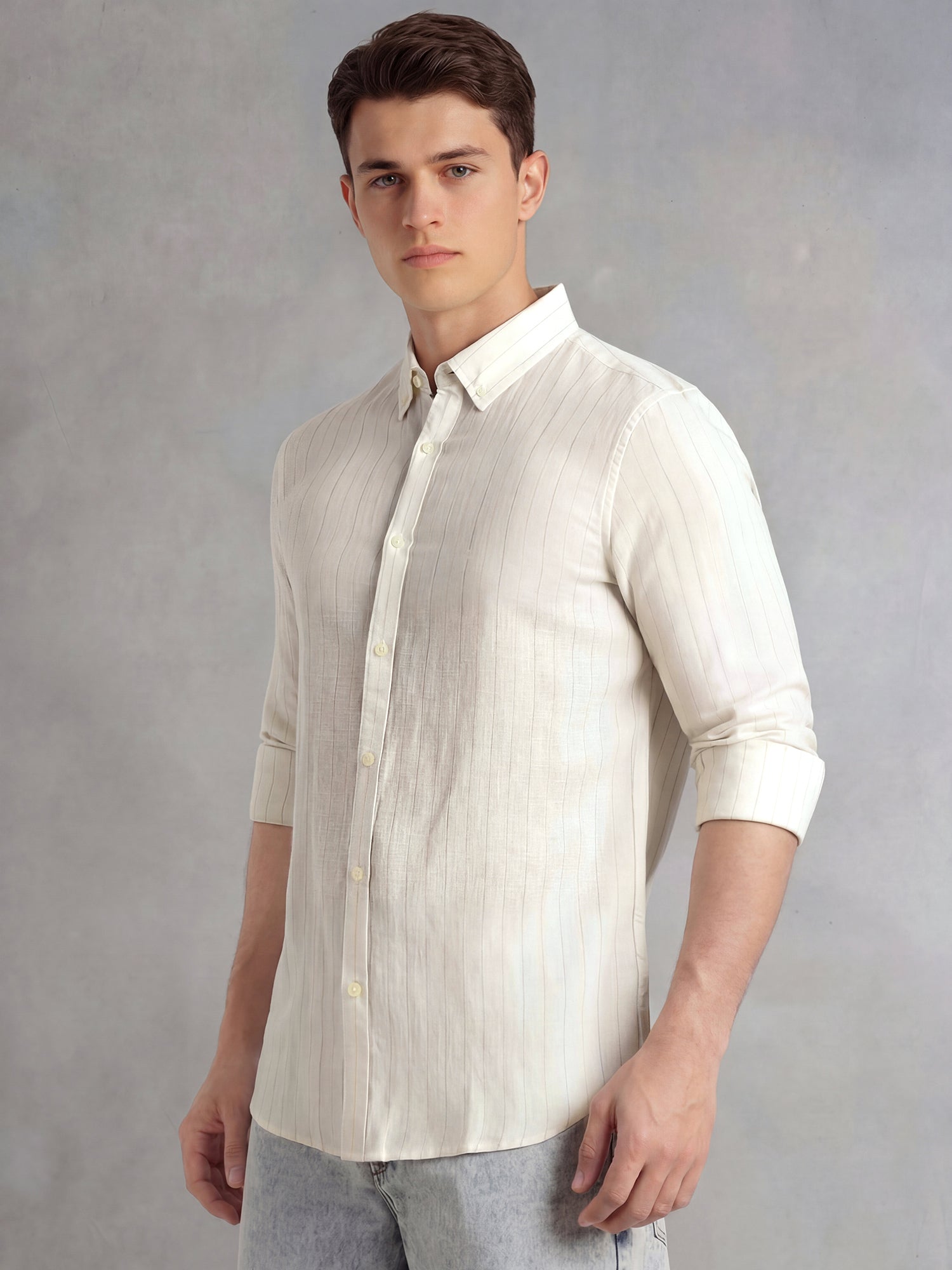 Thomas Scott Men White Slim Fit Long Sleeves Button-Down Collar Vertical Striped Linen Casual Shirt