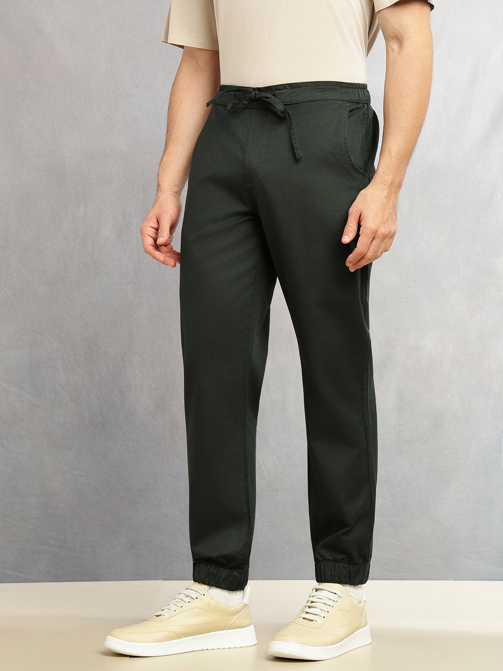 Thomas Scott Men Bottle Green Cricket Club Collection Regular Fit Mid-Rise Woven Joggers with Drawstring & 4 Utility Pockets