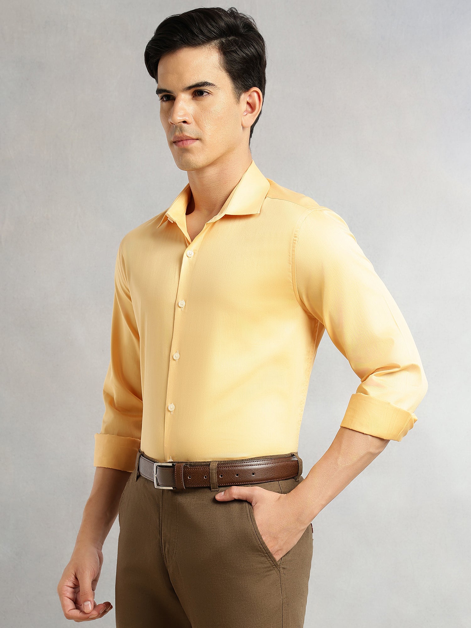 Thomas Scott Men Gold Regular Fit Long Sleeves Spread Collar Solid 100% Cotton Formal Shirt