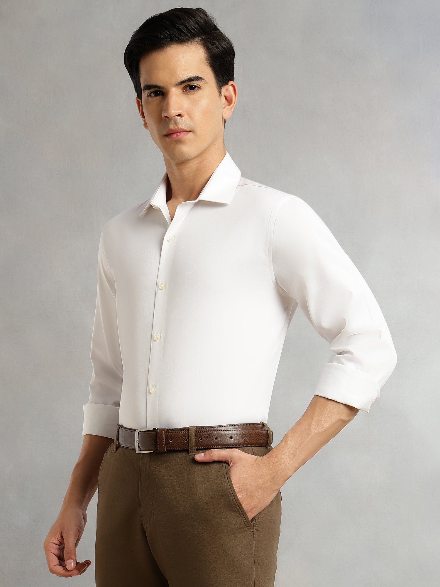 Thomas Scott Men White Regular Fit Long Sleeves Spread Collar Solid 100% Cotton Formal Shirt
