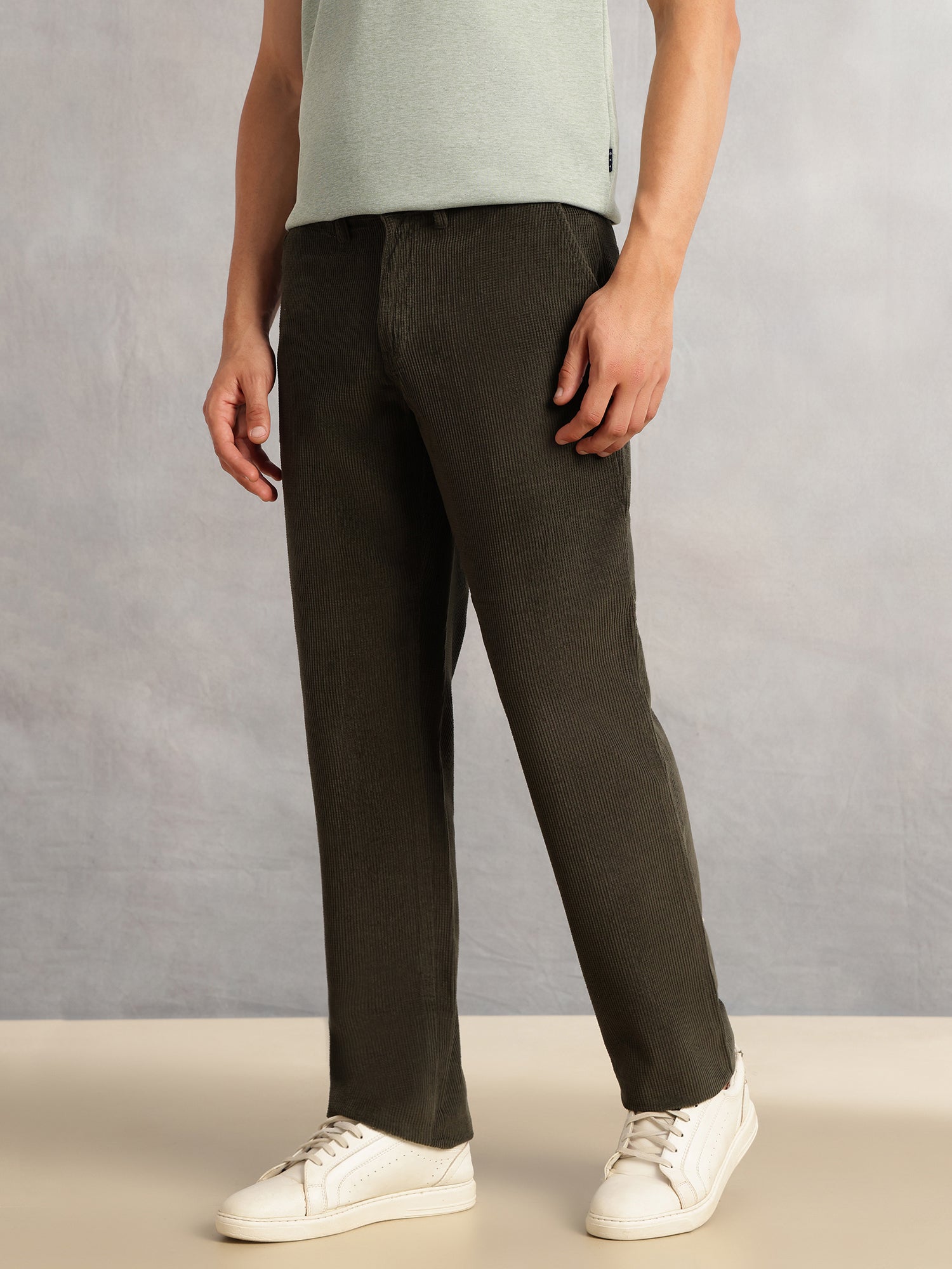 Thomas Scott Men Olive Regular Fit Mid-Rise Textured 4 Pockets Design Corduroy Trouser